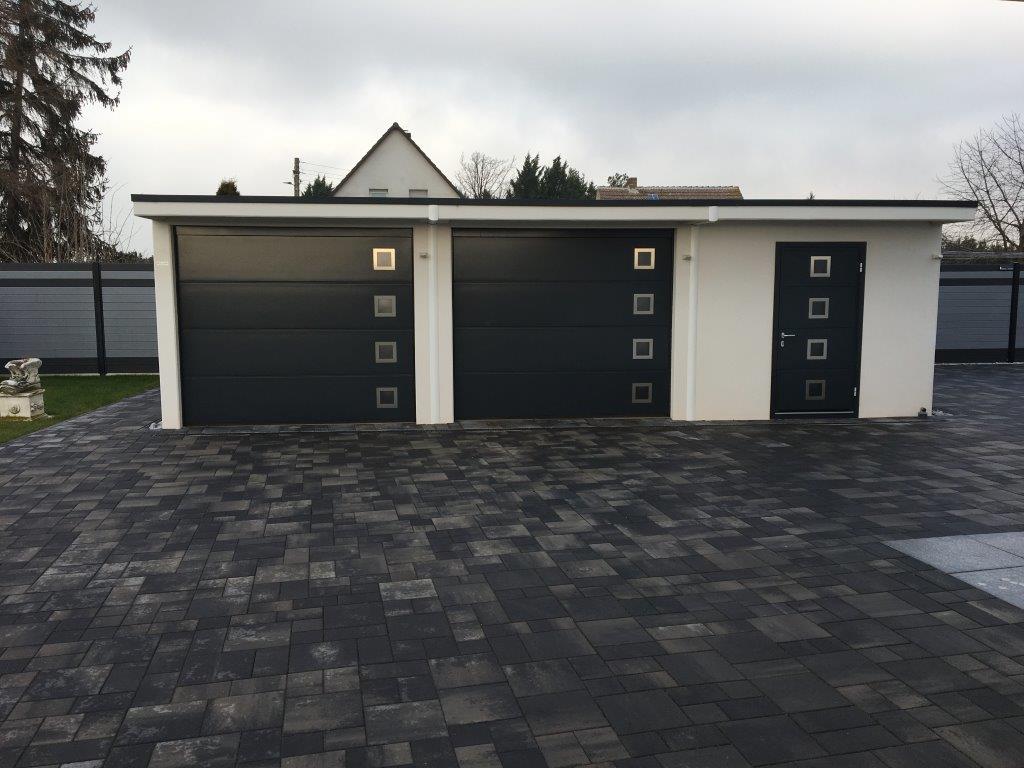 Stahlgaragen oder Betongaragen mit Torantrieben.